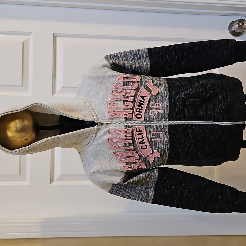 KLESIS LAND San Francisco, CA Hoodie - Gray and Pink - Size M KIDS (9-10)